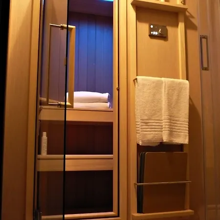 מלון Liassidi Palace 4*