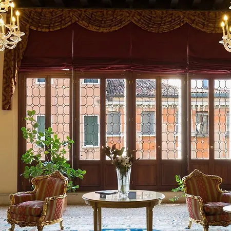 Liassidi Palace מלון