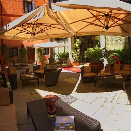 Liassidi Palace Otel 4*