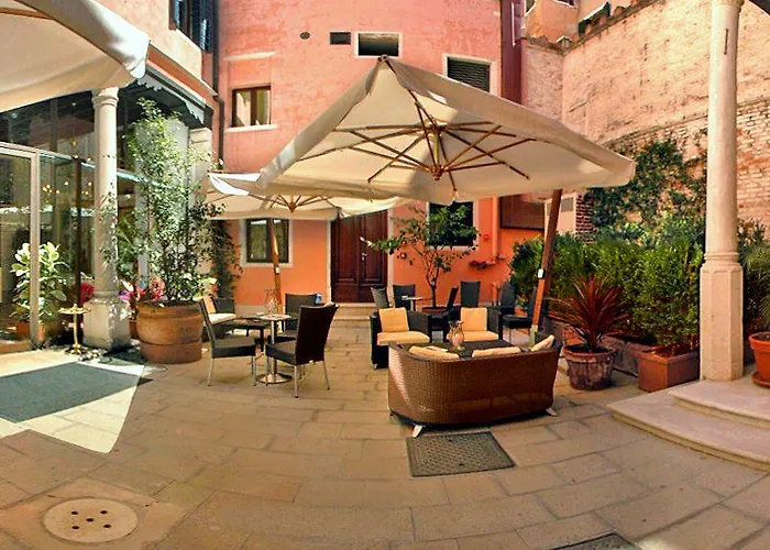 Liassidi Palace Velence