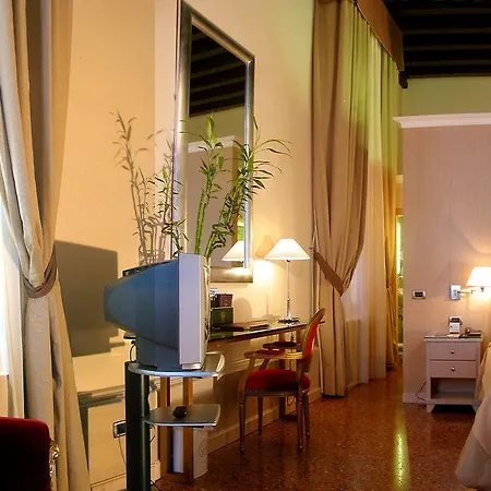 Hotel Liassidi Palace Benátky